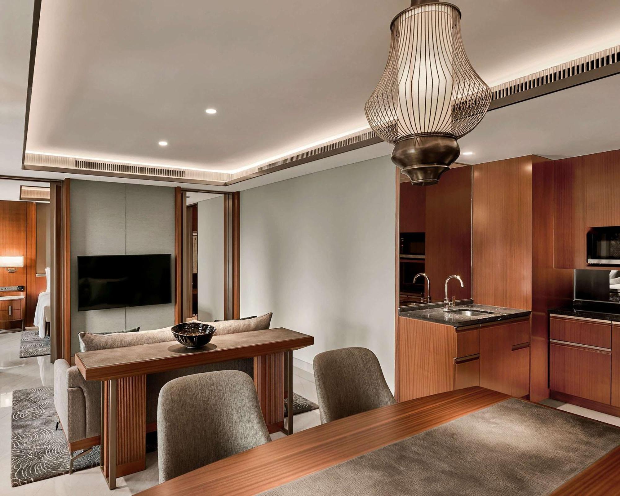 Grand Suite with City View,1540646023:JPEG