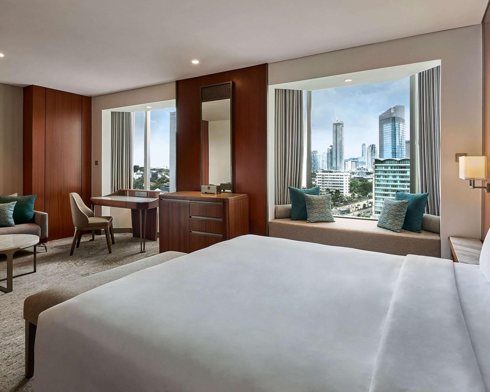 King Room with View - Club Access