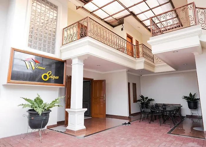 Wisma Delapan Mitra Reddoorz Jakarta